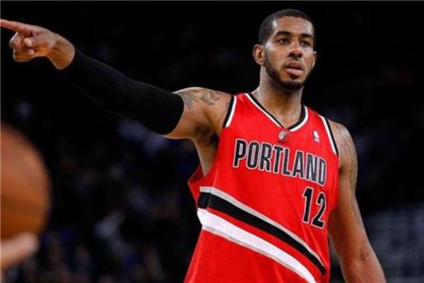 利亚之间的 利亚之间的